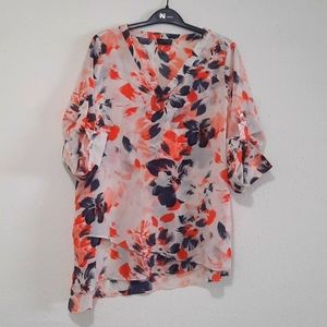 The limited floral V-neck blouse